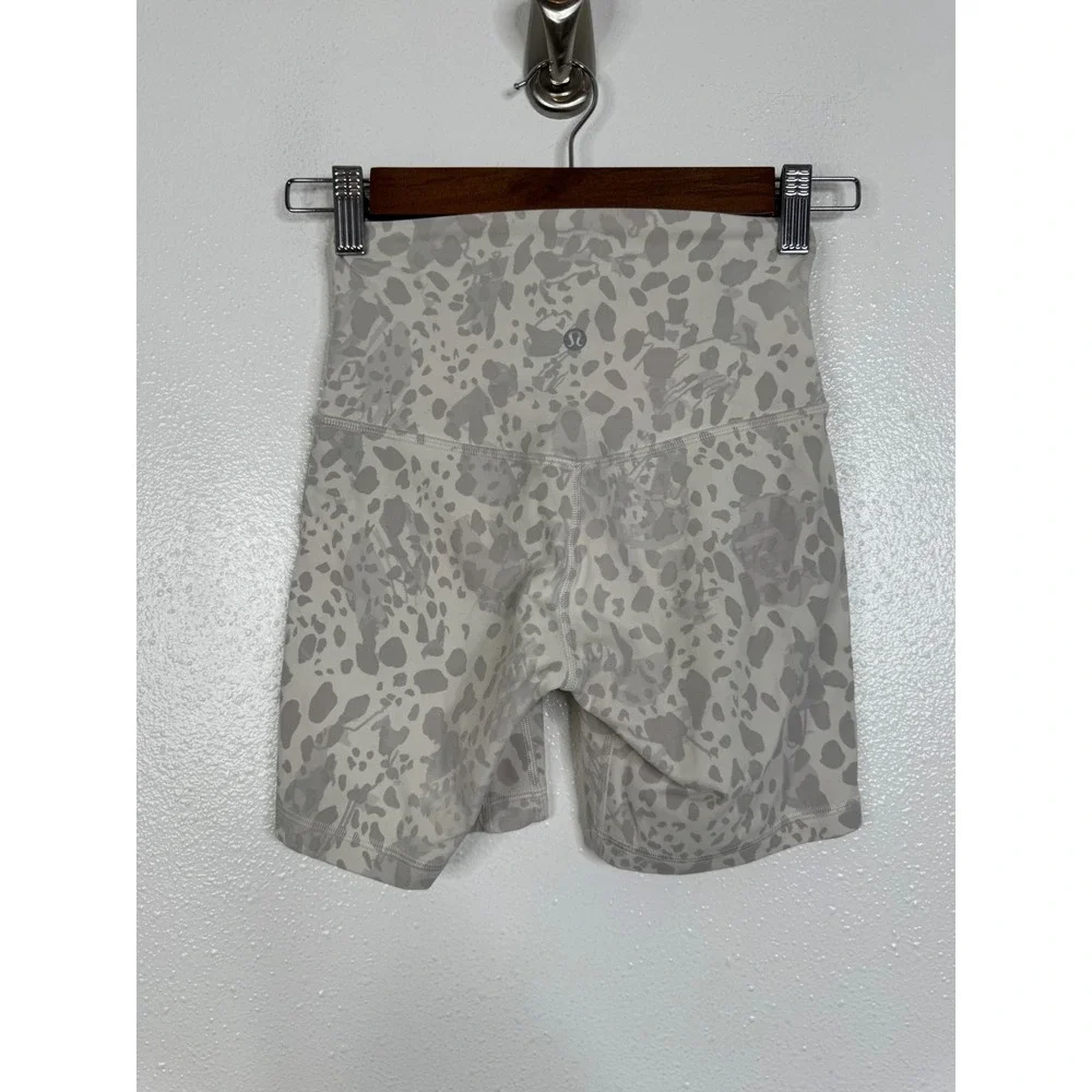 Lululemon Align High-Rise Short 6 Cheetah Camo Antique White Multi Size 2